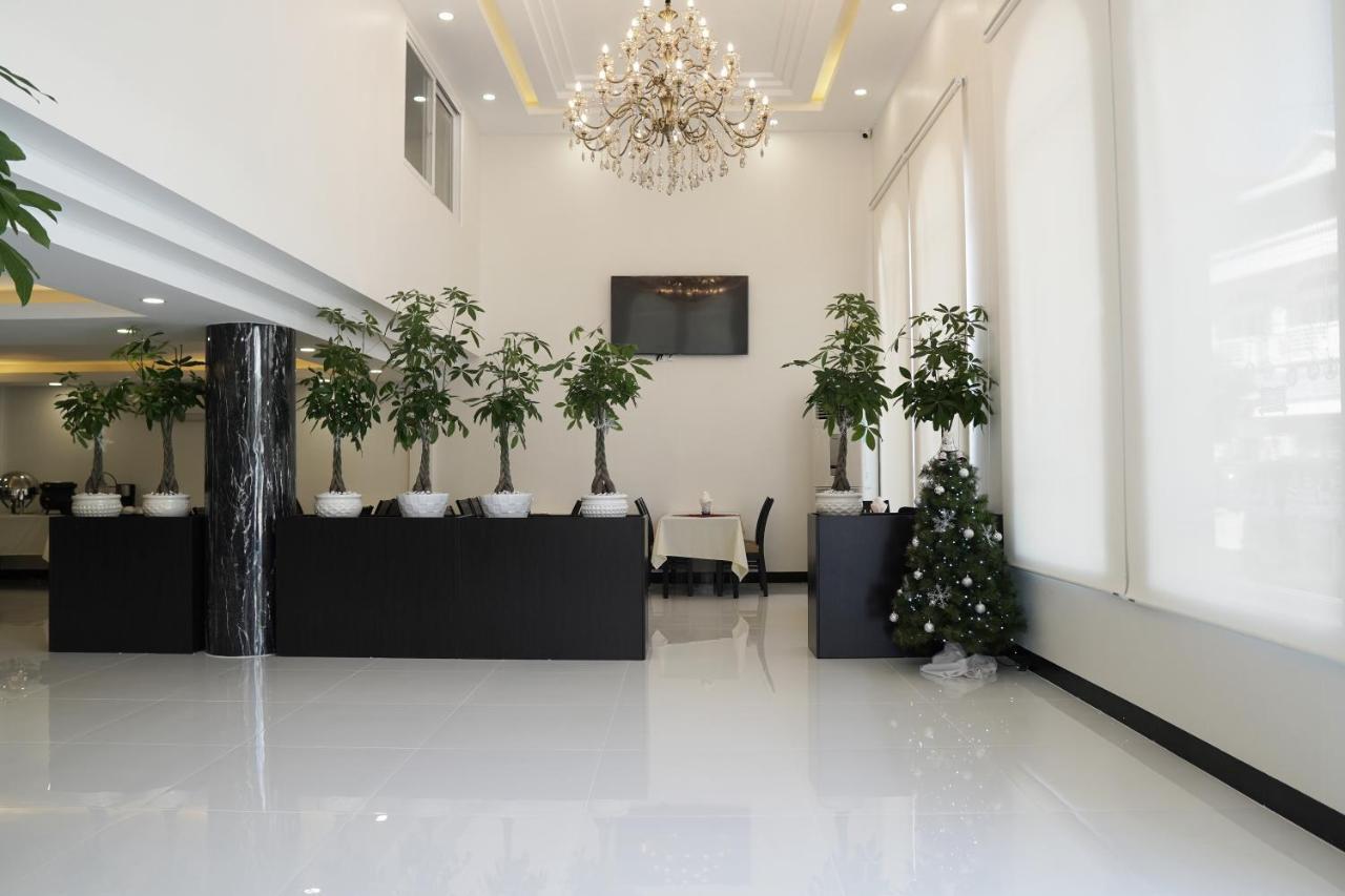 Apple Hotel Three - Near Pnh Airport Phnom Penh Esterno foto