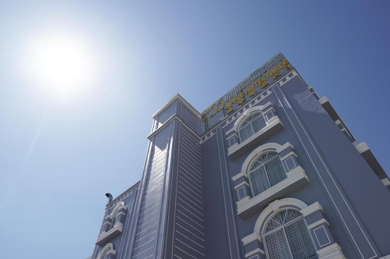 Apple Hotel Three - Near Pnh Airport Phnom Penh Esterno foto