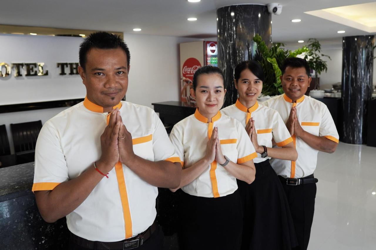 Apple Hotel Three - Near Pnh Airport Phnom Penh Esterno foto