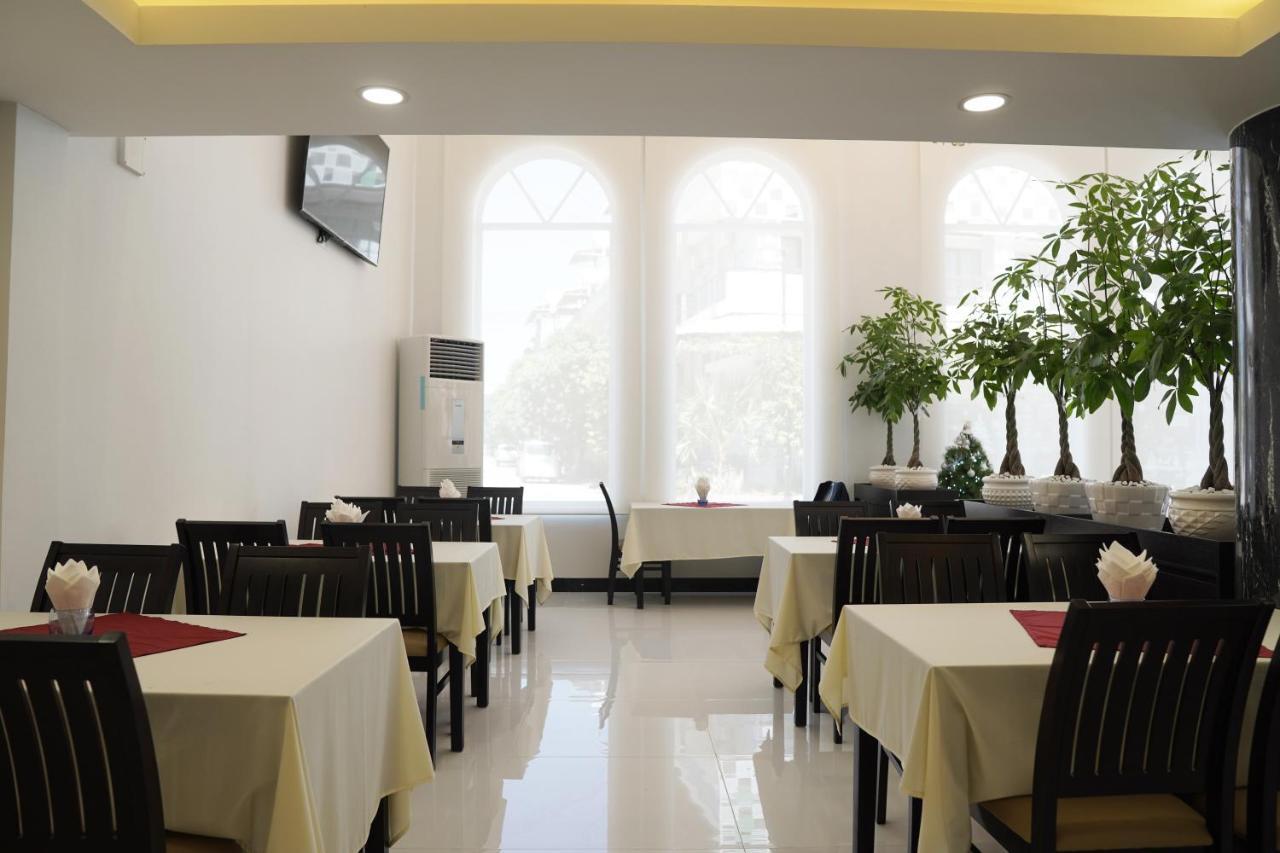 Apple Hotel Three - Near Pnh Airport Phnom Penh Esterno foto