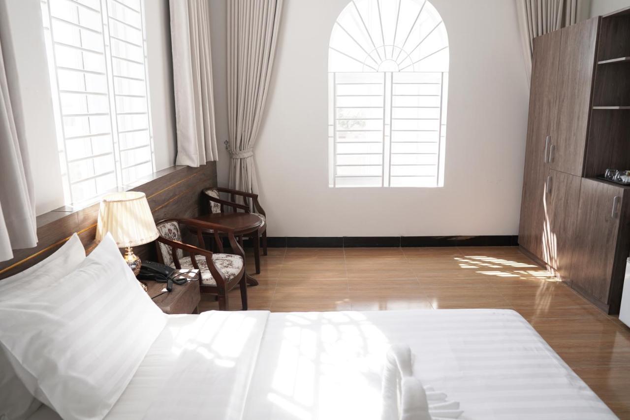 Apple Hotel Three - Near Pnh Airport Phnom Penh Esterno foto