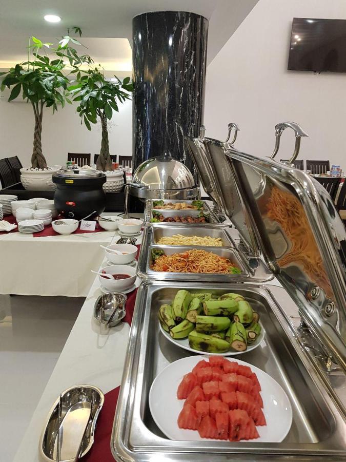 Apple Hotel Three - Near Pnh Airport Phnom Penh Esterno foto